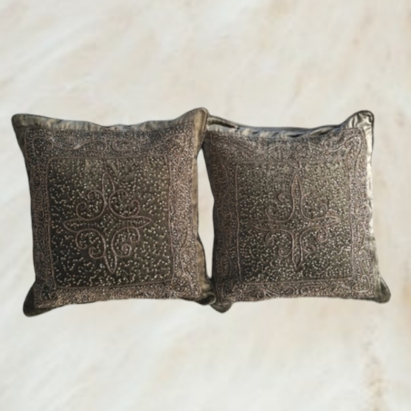 Set of 2 Bombay (16") Green Beaded Medallion Pillows Velvet Feather Down - Picture 10 of 11